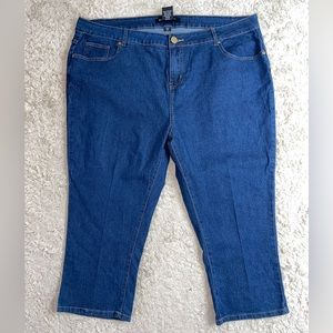 Blue Identity Women’s Capri’s Sz. 20W.    01043
